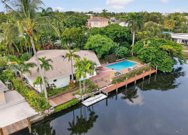 Property at 1733 NE 35th St, Oakland Park, FL 33334, 3 beds, 2 baths