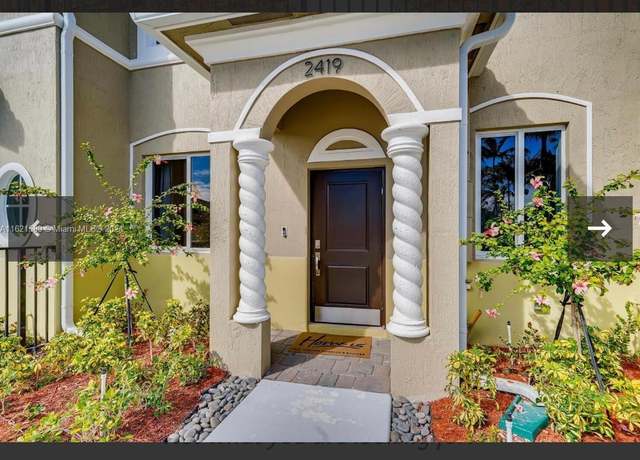 Property at 2419 SE 11th St, Homestead, FL 33035, 3 beds, 2.5 baths