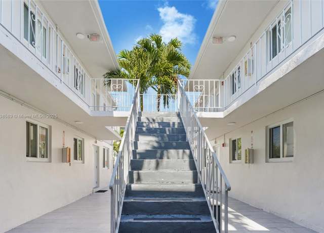 Property at 1630 NW 18th St, Miami, FL 33125, 28 beds, 12 baths