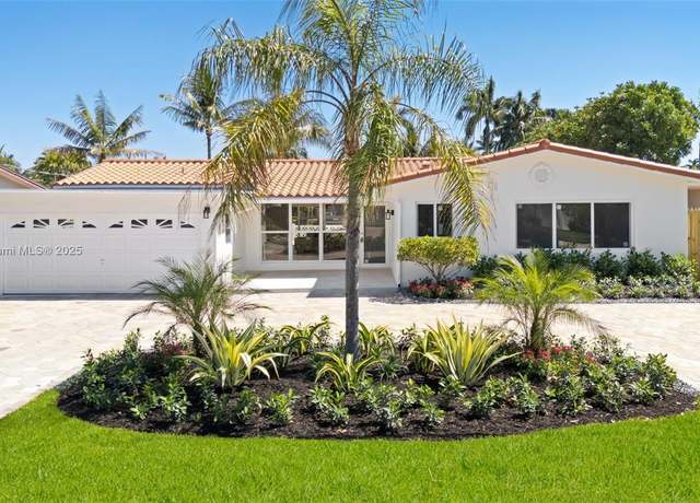 Property at 2140 NE 19th Ave, Wilton Manors, FL 33305, 3 beds, 2.5 baths