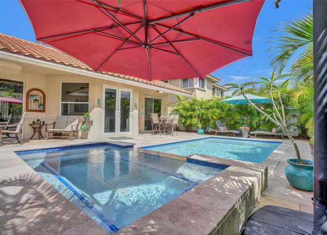 Property at 1543 NW 182nd Way, Pembroke Pines, FL 33029, 4 beds, 2.5 baths
