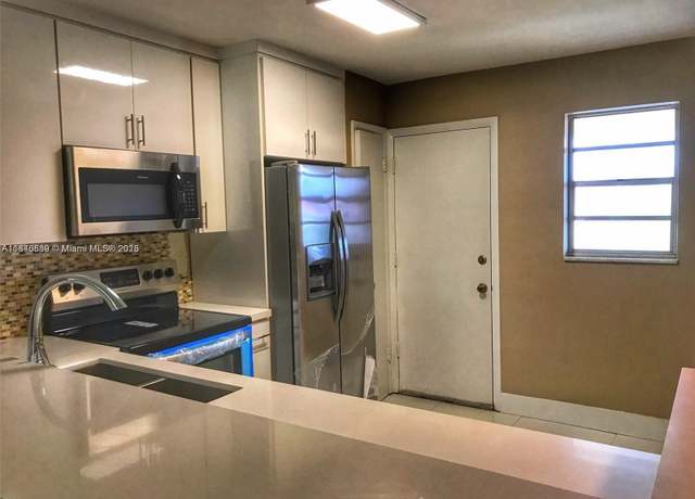 Property at 1400 NE 191st St #323, Miami, FL 33179, 1 bed, 1.5 baths