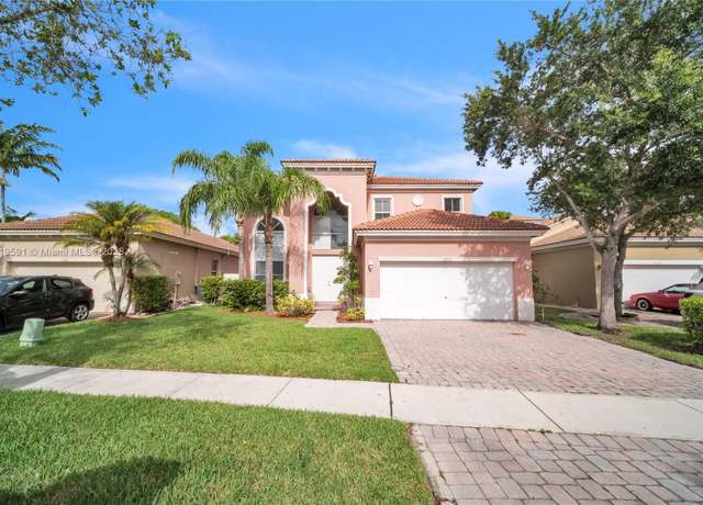 Property at 1202 NE 37th Pl, Homestead, FL 33033, 4 beds, 2 baths