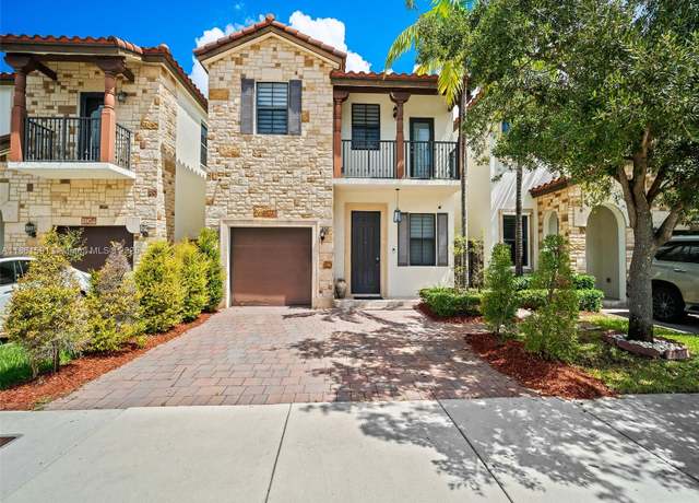 Property at 10343 NW 70th Ln, Doral, FL 33178, 4 beds, 3.5 baths
