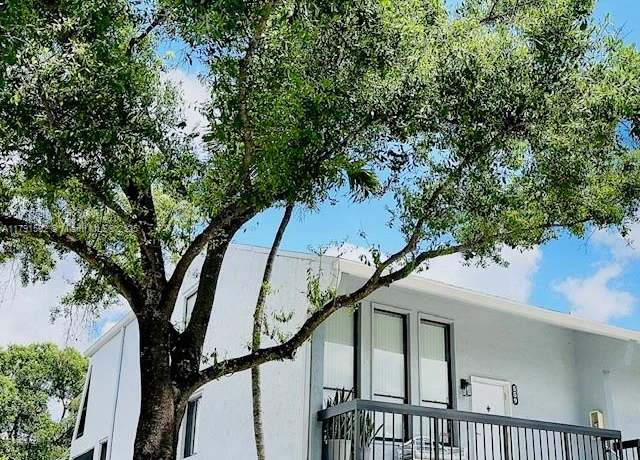 Property at 559 N University Dr #39, Plantation, FL 33324, 2 beds, 2.5 baths