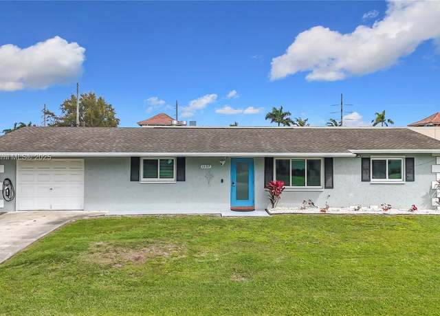 Property at 1137 SE Petunia Ave, Port St Lucie, FL 34952, 3 beds, 2 baths