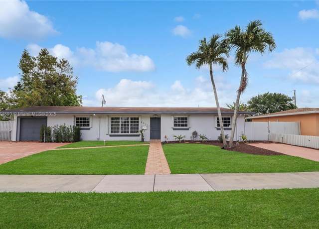 Property at 6051 SW 110th Ave, Miami, FL 33173, 4 beds, 3 baths