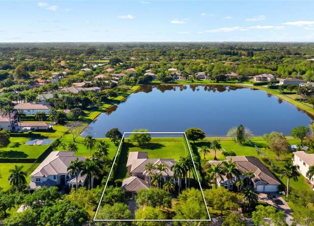 Property at 10972 Pine Lodge Trl, Davie, FL 33328, 5 beds, 4.5 baths