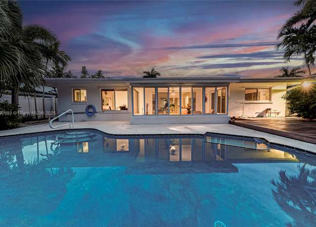 Property at 361 SE 1st Ter, Pompano Beach, FL 33060, 2 beds, 2 baths