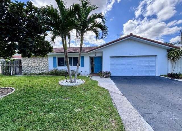 Property at 107 Winged Foot Ln, Boca Raton, FL 33431, 4 beds, 2 baths