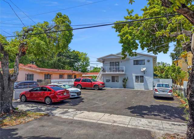 Property at 1621 NW 16th St, Miami, FL 33125, 7 beds, 4 baths
