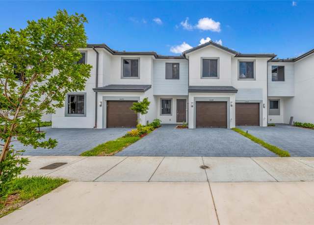 Property at 34480 SW 191st Ave, Homestead, FL 33034, 3 beds, 2.5 baths
