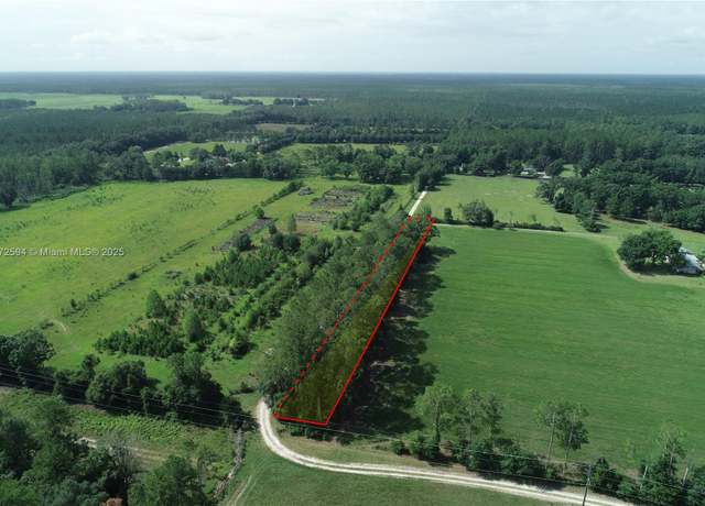 Property at 20220 NE 118th Ter, FL 32694