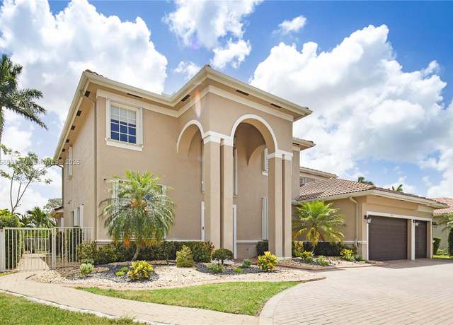 Property at 2301 SW 185th Ave, Miramar, FL 33029, 6 beds, 5.5 baths