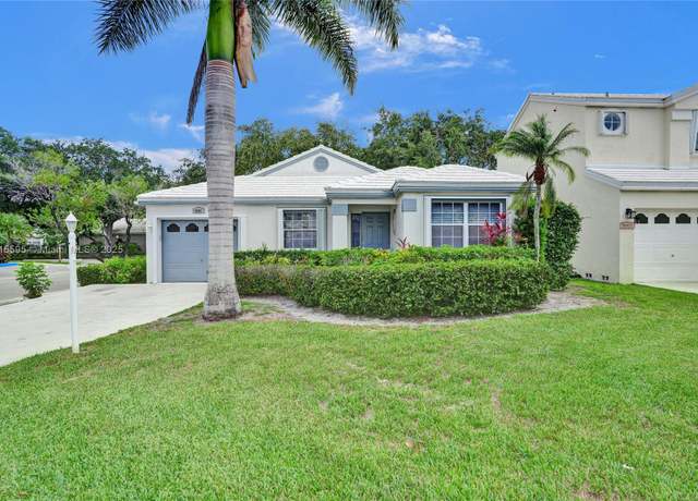 Property at 9601 NW 8th Cir, Plantation, FL 33324, 2 beds, 2 baths