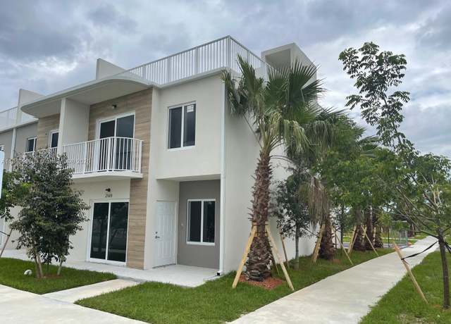 Property at 25600 SW 143rd Path, Homestead, FL 33032, 4 beds, 3.5 baths