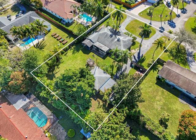Property at 8251 SW 134th St, Pinecrest, FL 33156, 4 beds, 4 baths