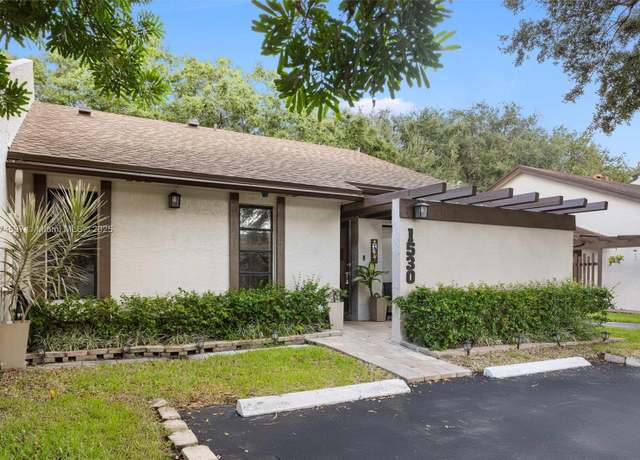 Property at 1530 NW 96th Ave #1530, Pembroke Pines, FL 33024, 2 beds, 2 baths
