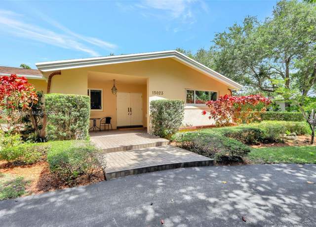 Property at 15023 SW 74th Pl, Palmetto Bay, FL 33158, 4 beds, 3 baths