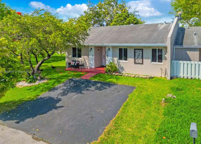 Property at 10362 SW 208th Ln, Cutler Bay, FL 33189, 3 beds, 2 baths