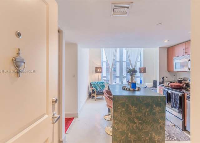 Property at 111 E Flagler St #805, Miami, FL 33131, 2 beds, 1 bath