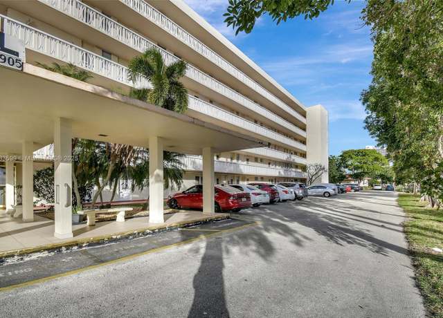 Property at 2905 Point East Dr Unit L506, Aventura, FL 33160, 2 beds, 2 baths
