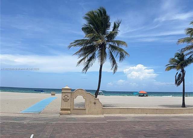 Property at 300 Oregon St #506, Hollywood, FL 33019, 1 bed, 1 bath