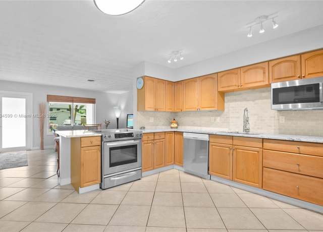 Property at 4421 SW 33rd Ave, Dania Beach, FL 33312, 3 beds, 2 baths