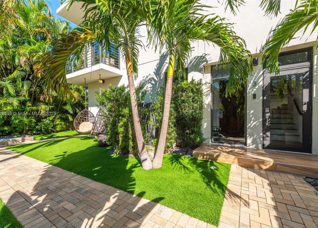 Property at 909 NE 16th Ter, Fort Lauderdale, FL 33304, 3 beds, 2.5 baths