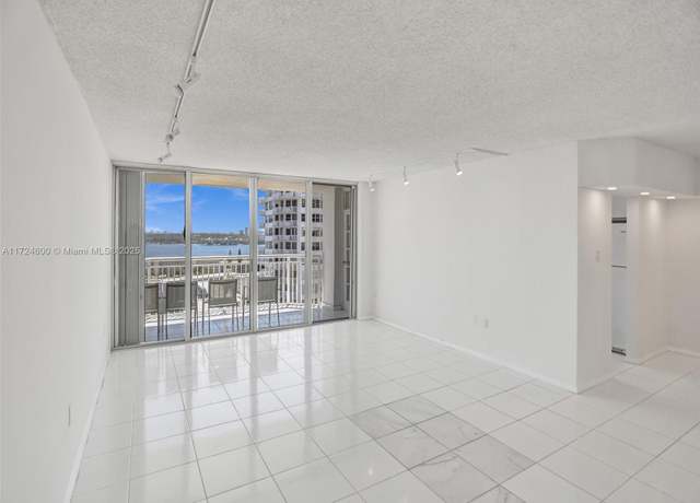 Property at 18071 Biscayne Blvd #1701, Aventura, FL 33160, 2 beds, 2 baths