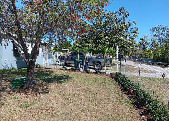 Property at 29130 Kentucky Rd, Homestead, FL 33033, 3 beds, 2 baths