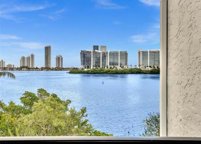 Property at 3255 NE 184th St #12406, Aventura, FL 33160, 2 beds, 2 baths