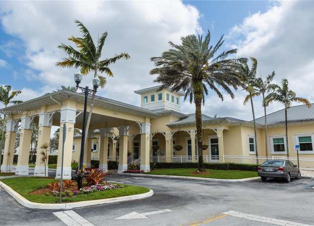 Property at 2665 NE 4th St #104, Homestead, FL 33033, 3 beds, 2 baths