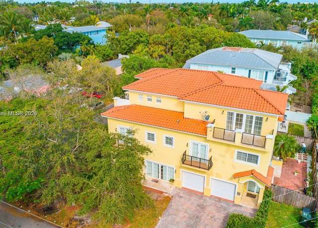 Property at 716 SW 9th Ter, Fort Lauderdale, FL 33315, 16 beds, 14 baths