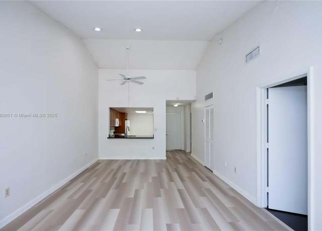 Property at 446 SW 113th Way #446, Pembroke Pines, FL 33025, 2 beds, 2 baths