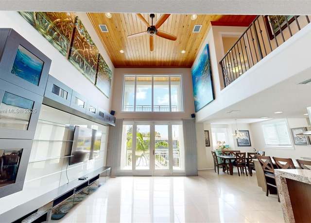 Property at 131 Coco Plum Rd, Key Largo, FL 33037, 4 beds, 4.5 baths