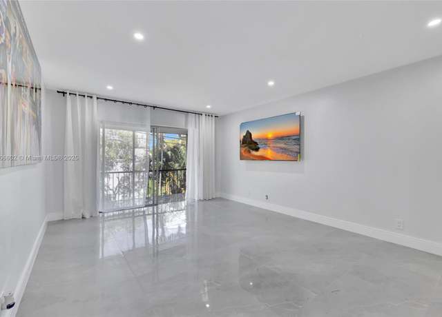 Property at 2271 NE 68th St #2026, Fort Lauderdale, FL 33308, 1 bed, 1.5 baths