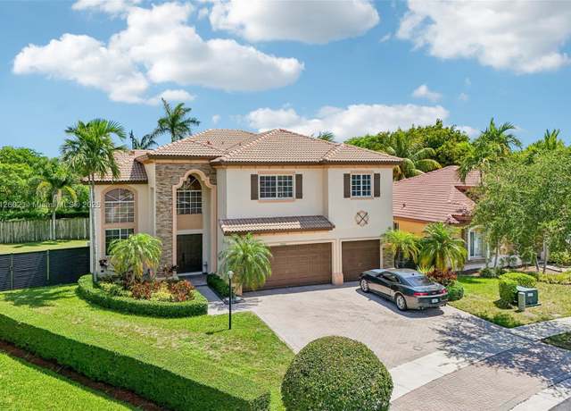 Property at 3582 NE 9th St, Homestead, FL 33033, 6 beds, 3 baths