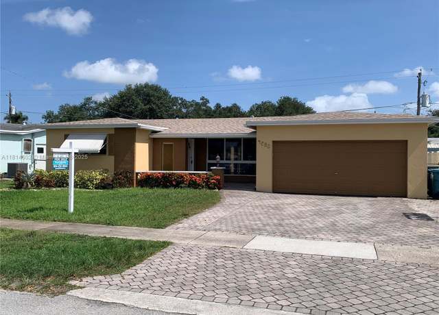 Property at 9280 SW 55th St, Cooper City, FL 33328, 3 beds, 2 baths