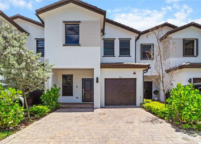 Property at 221 SW 159th Way, Pembroke Pines, FL 33027, 3 beds, 2.5 baths