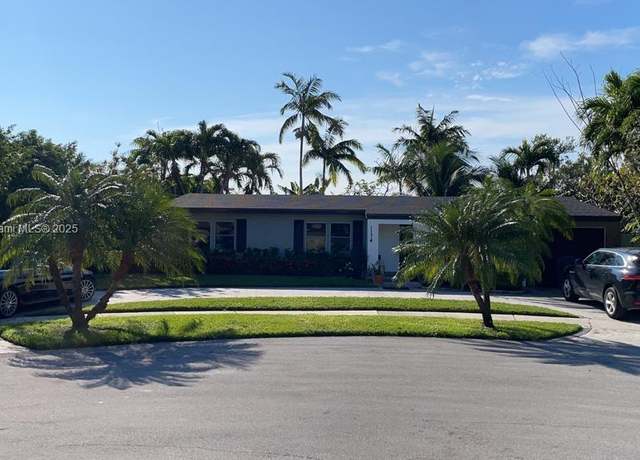 Property at 1174 Garfield St, Hollywood, FL 33019, 3 beds, 2.5 baths
