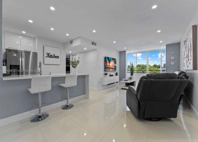 Property at 11715 SW 18th St #304, Miami, FL 33175, 2 beds, 2 baths