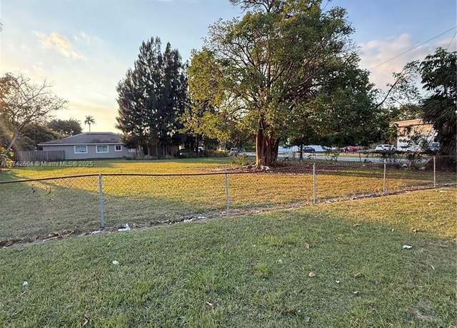 Property at 199 NE 9th St, Homestead, FL 33030, 5 beds, 3 baths