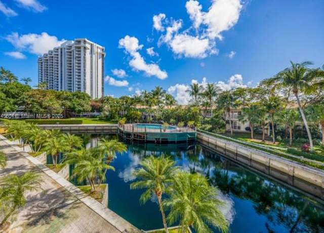 Property at 10655 NE Quaybridge Ct Unit C3, Miami, FL 33138, 4 beds, 5 baths