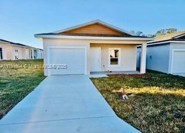 Property at 1429 Las Villas Blvd, Sebring, FL 33870, 3 beds, 2 baths