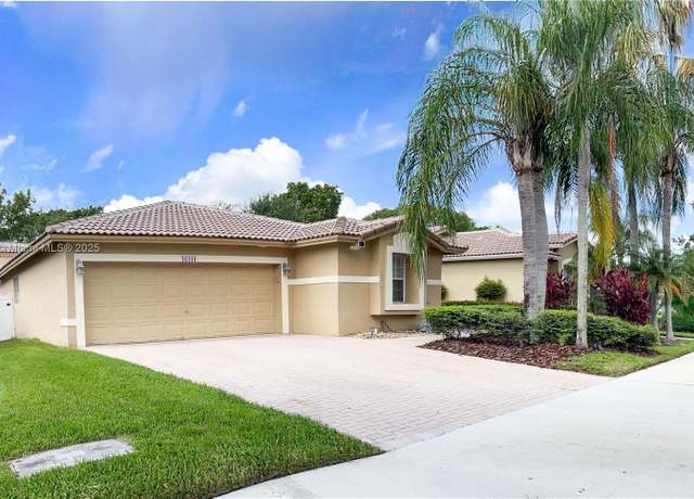 Property at 16410 Sapphire Bnd, Weston, FL 33331, 3 beds, 2 baths