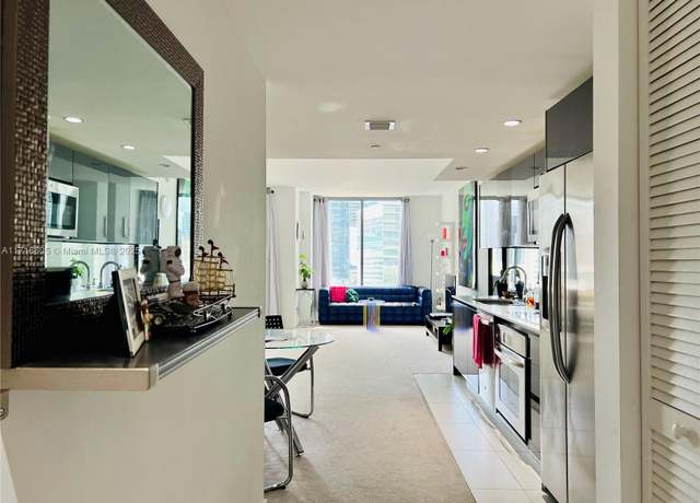 Property at 31 SE 6th St #1905, Miami, FL 33131, 1 bath