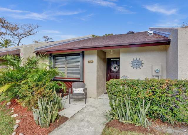 Property at 729 NW 47th St, Deerfield Beach, FL 33064, 2 beds, 2 baths