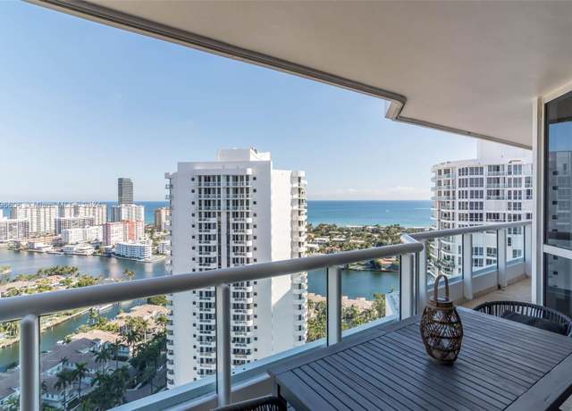 Property at 21205 Yacht Club Dr #3001, Aventura, FL 33180, 3 beds, 2 baths