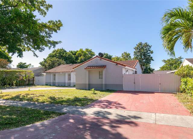 Property at 19662 NW 62nd Ct, Hialeah, FL 33015, 6 beds, 3 baths